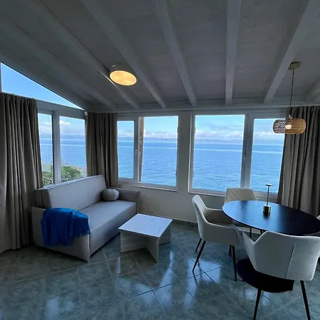 펜션 Dionis Lovely Beachfront House In Prigradica, Korcula Island *