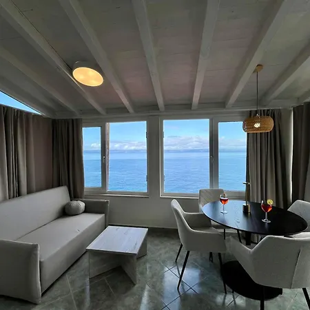 펜션 Dionis Lovely Beachfront House In Prigradica, Korcula Island