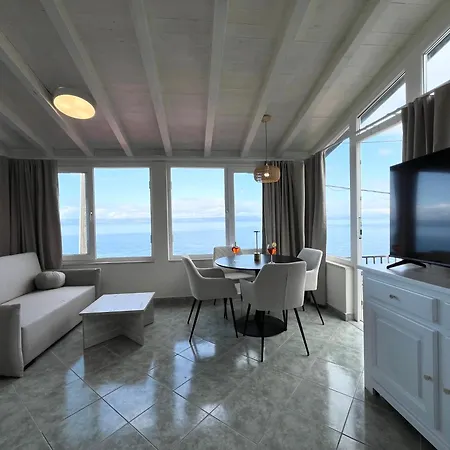 Dionis Lovely Beachfront House In Prigradica, Korcula Island 度假居