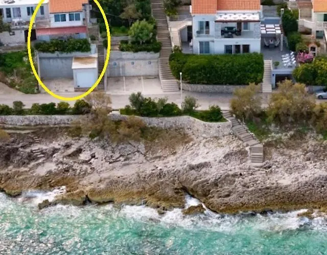 度假居 Dionis Lovely Beachfront House In Prigradica, Korcula Island *